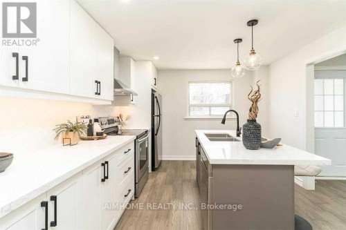 46 ARDGOWAN CRESCENT , Toronto, Ontario M1V 1B3 2