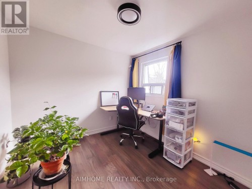 46 ARDGOWAN CRESCENT , Toronto, Ontario M1V 1B3 4