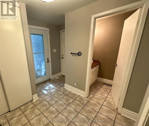 87 GLEN PARK DRIVE , Ottawa, Ontario K1B 3Z1 3