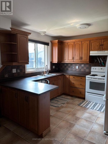 29 MCCULLY DRIVE , St. Thomas, Ontario N5R 5E3 4