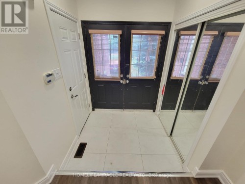 UPPER - 6959 TASSEL CRESCENT , Mississauga, Ontario L5W 1G9 3