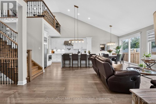 48 Harpin Way E, Centre Wellington, ON 