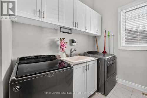 48 Harpin Way E, Centre Wellington, ON 