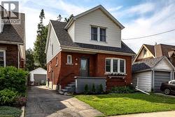 66 EDGEMONT Street S  Hamilton, ON L8K 2H5