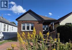136 WEIR Street N  Hamilton, ON L8H 5E9