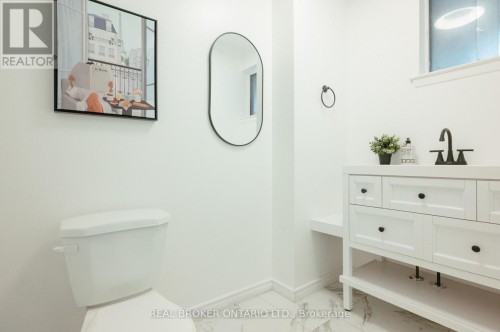 725 MILITARY TRAIL , Toronto, Ontario M1E 4P6 3