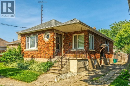 70 CONCORD Avenue  St. Catharines, ON L2M 5N8