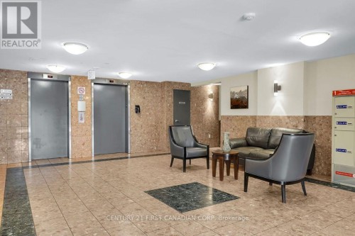 310 - 30 CHAPMAN COURT , London North (North I), Ontario N6G 4Y4 5