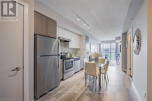 B416 - 5240 DUNDAS STREET , Burlington, Ontario L7L 0J6 3