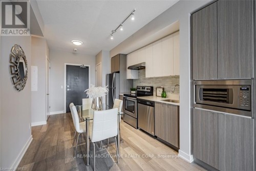 B416 - 5240 DUNDAS STREET , Burlington, Ontario L7L 0J6 5