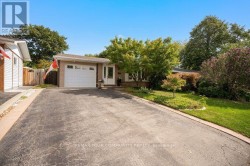 3202 CENTENNIAL DRIVE E  Burlington, ON L7M 1C2