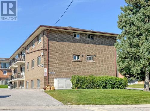 300 Athol Street, Whitby (Downtown Whitby), ON 