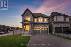 122 MCKENZIE WAY  Bradford West Gwillimbury, ON L3Z 4J4