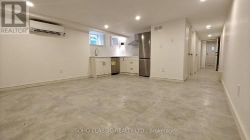 23 FERNWOOD PARK AVENUE , Toronto, Ontario M4E 3E9 2