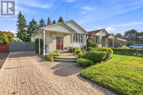 274 LABRADOR DRIVE  Oshawa (Donevan), ON L1H 7E8