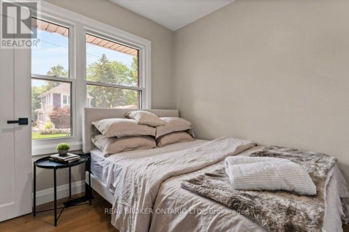 493 Crosby Avenue, Burlington, ON 