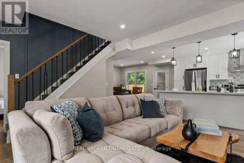 493 Crosby Avenue, Burlington, ON 