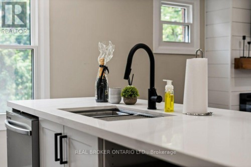 493 Crosby Avenue, Burlington, ON 