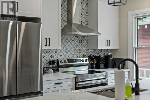 493 Crosby Avenue, Burlington, ON 