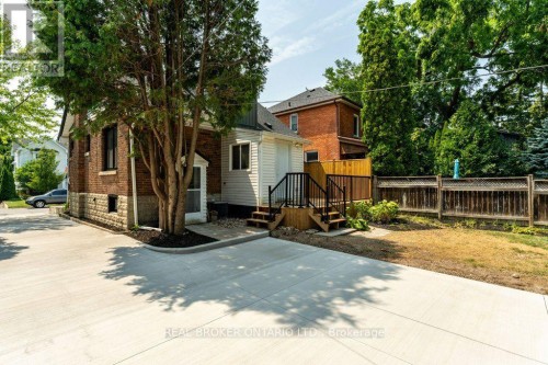 493 Crosby Avenue, Burlington, ON 