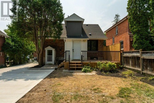 493 Crosby Avenue, Burlington, ON 