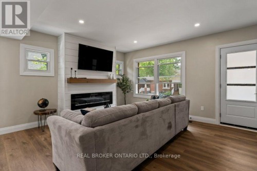 493 Crosby Avenue, Burlington, ON 