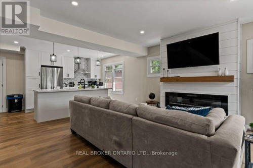 493 Crosby Avenue, Burlington, ON 