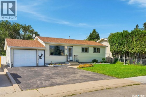 54 Klaehn CRESCENT  Saskatoon, SK S7L 4G5