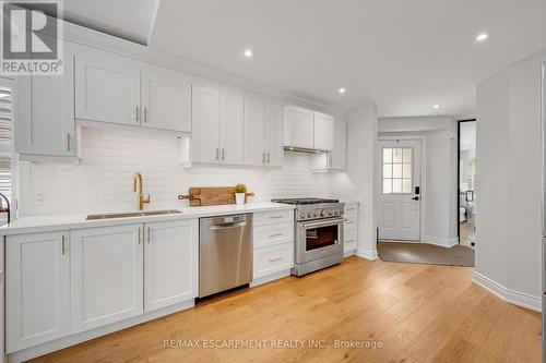 Wide plank Hardwood Floors - 4013 Jarvis Crescent, Burlington, ON 