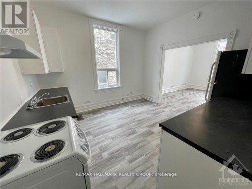 1A - 466 O'CONNOR STREET , Ottawa, Ontario K1S 3P4 5