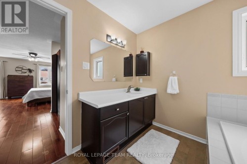 Primary Bedroom Ensuite - 6524 Tooney Drive, Ottawa, ON 