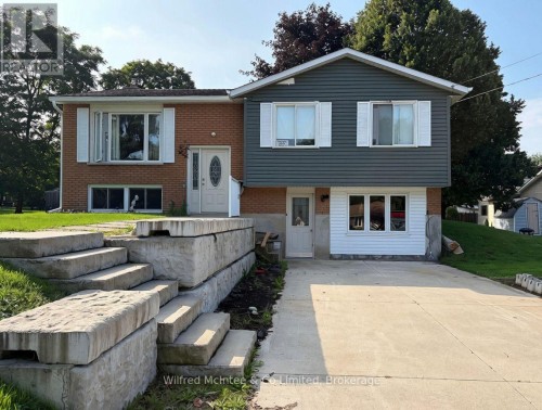 2 PARKVIEW COURT  Brockton, ON N0G 2V0