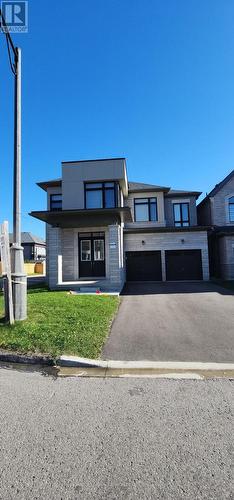 89 HALLDORSON AVENUE  Aurora, ON L4G 7Z4