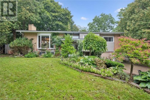 100 FOREST HILL DRIVE  Kitchener, ON N2M 4G3