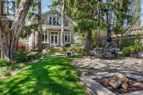 41 KENNEDY STREET W  Aurora, ON L4G 2L6