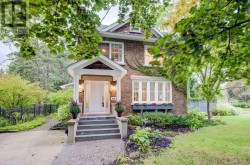 121 ALLEN STREET W  Waterloo, ON N2L 1E8