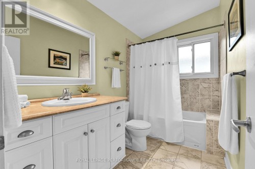 2376 Urbandale Drive, Ottawa, ON 