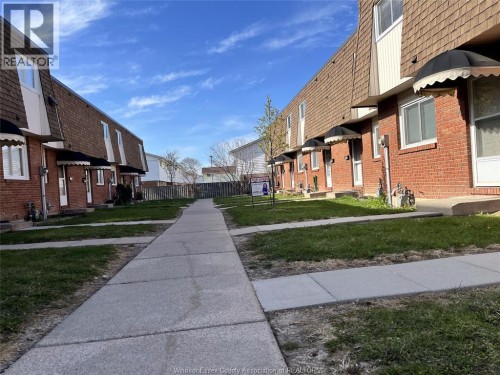 5420 Lassaline Unit# 26 , Windsor, Ontario N8T 1A8 2