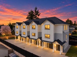 #1-621 Broadway St Saanich, BC V8Z 2G5