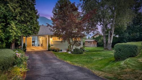 2705 9TH Avenue  Castlegar, BC V1N 2Y7