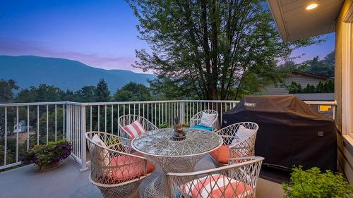 2705 9Th Avenue, Castlegar, BC 