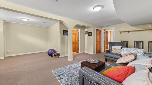 2705 9Th Avenue, Castlegar, BC 