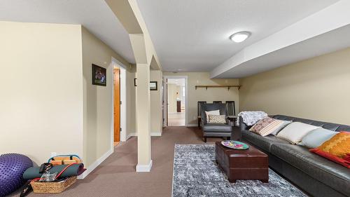 2705 9Th Avenue, Castlegar, BC 