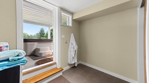 2705 9Th Avenue, Castlegar, BC 