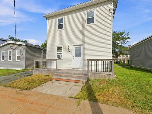 19 Elmwood Avenue, Dartmouth, NS 
