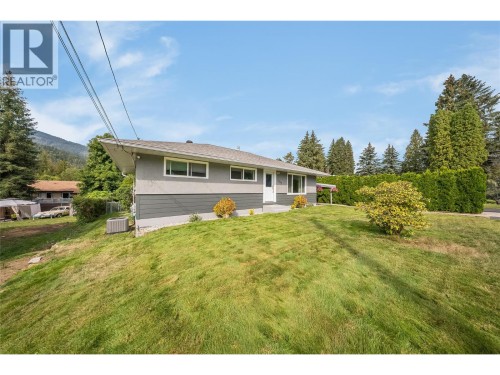 762 5th Avenue  Castlegar, BC V1N 1W6