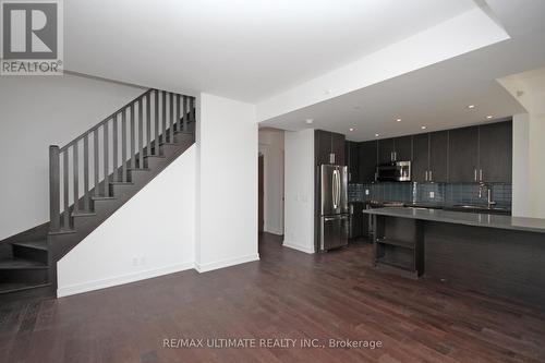 TH1 - 2212 LAKE SHORE BOULEVARD W , Toronto, Ontario M8V 0C2 3
