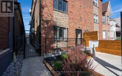 1 - 62 LIPPINCOTT STREET  Toronto, ON M5T 2R5