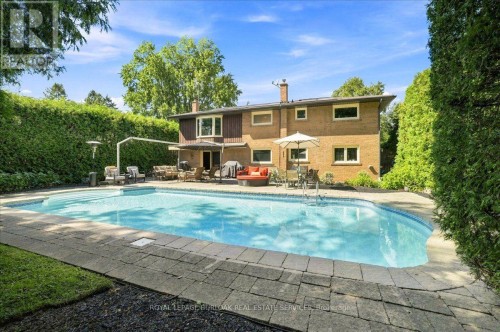 4430 Hawthorne Drive, Burlington, ON 