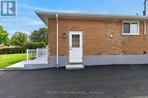 LOWER - 40 PURDY CRESCENT , Hamilton, Ontario L9A 3B3 3